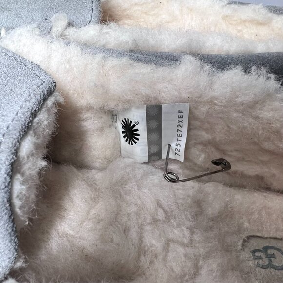 UGG Women Ansley Sheepskin Slipper Light Gray 10 - Picture 9 of 10